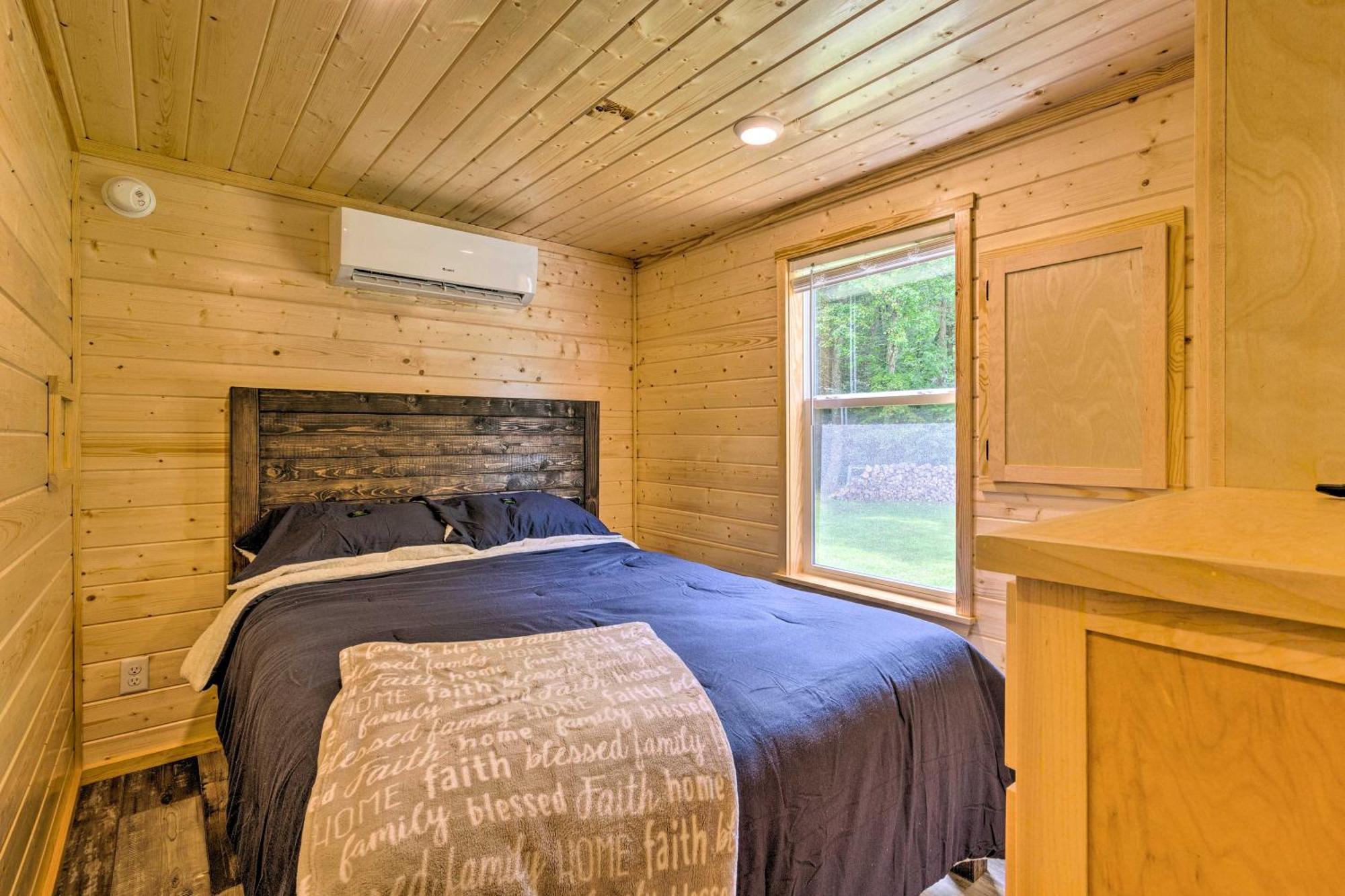 Quaint Mtn Cabin Tiny Living Near Big Adventure Brevard Ngoại thất bức ảnh